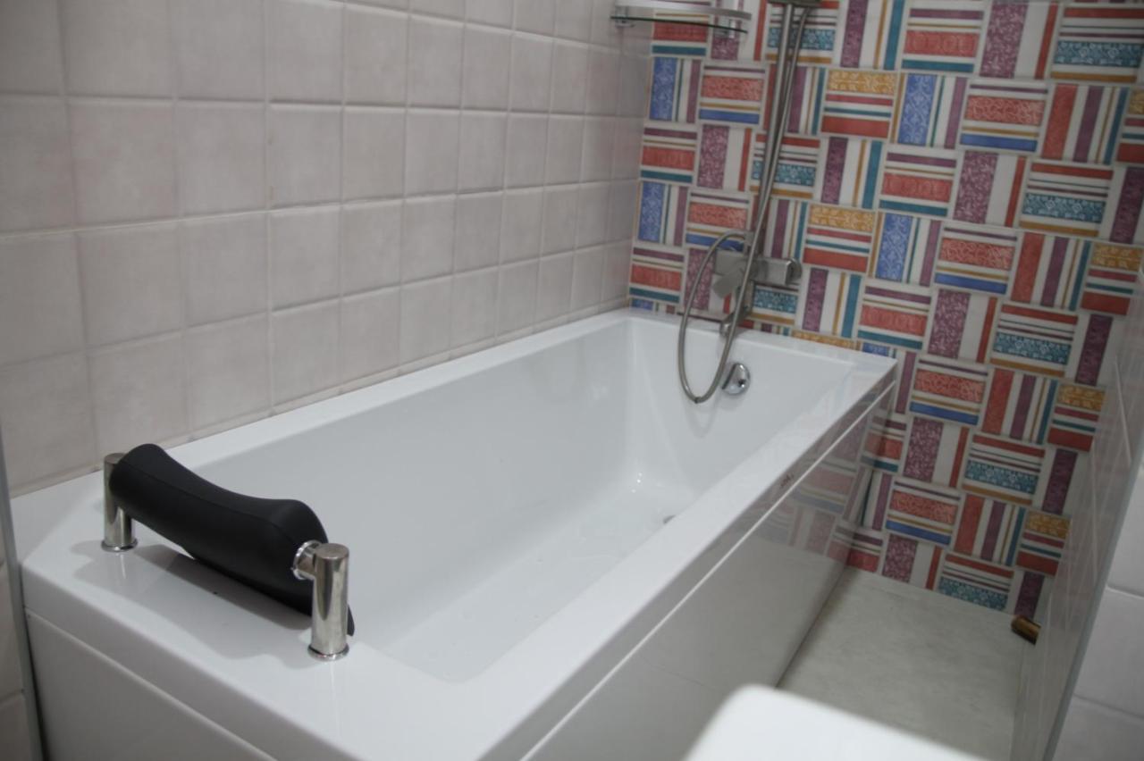 Cozy Apartment In Vake Tbilisi Eksteriør bilde
