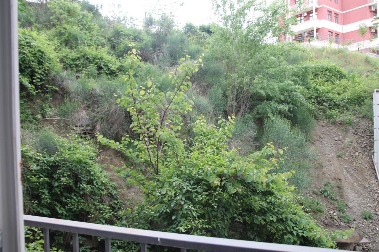 Cozy Apartment In Vake Tbilisi Eksteriør bilde